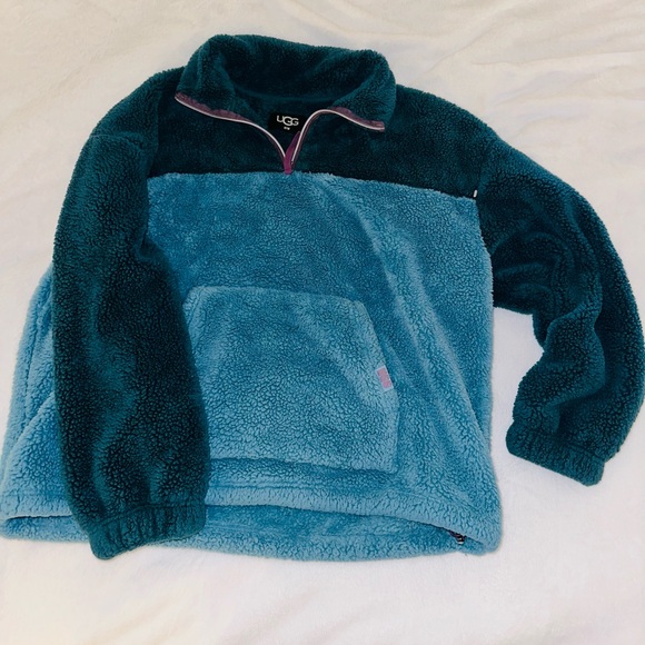 UGG Tops - Cozy UGG Rare*